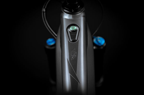 eOne-Forty-CU_04.jpg